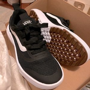 Vans ultra range size 7
